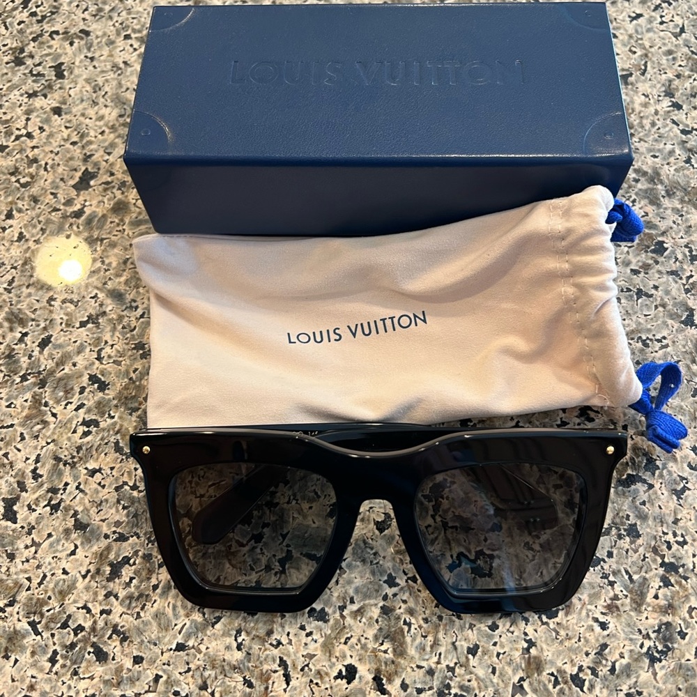 Louis Vuitton La Grande Belleza black sunglasses.